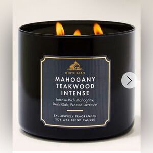 White Barn Mahogany Teakwood Intense Candle - Black and Gold